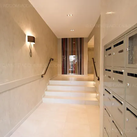 Apartment Sparkle *